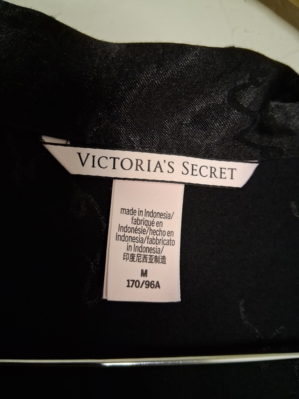 Victoria’s Secret Black Satin Pajama Set Medium Button Down Shorts Silky Sleepwe - Picture 4 of 10
